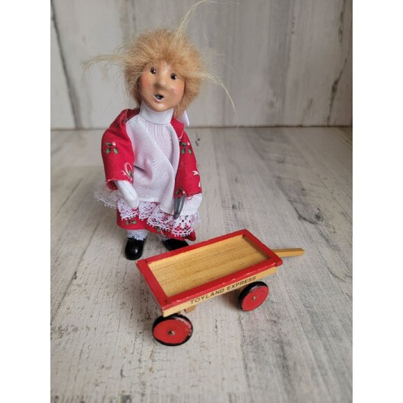 Byer's choice girl toyland wagon Xmas accessory set - Picture 1 of 7
